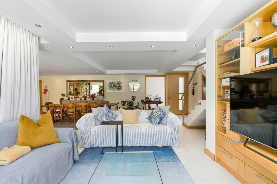 To Let 3 Bedroom Property for Rent in Sunset Links Western Cape